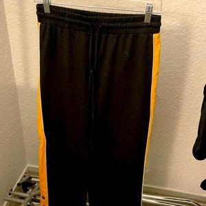 FOREVER 21 SNAP BUTTON SWEATS